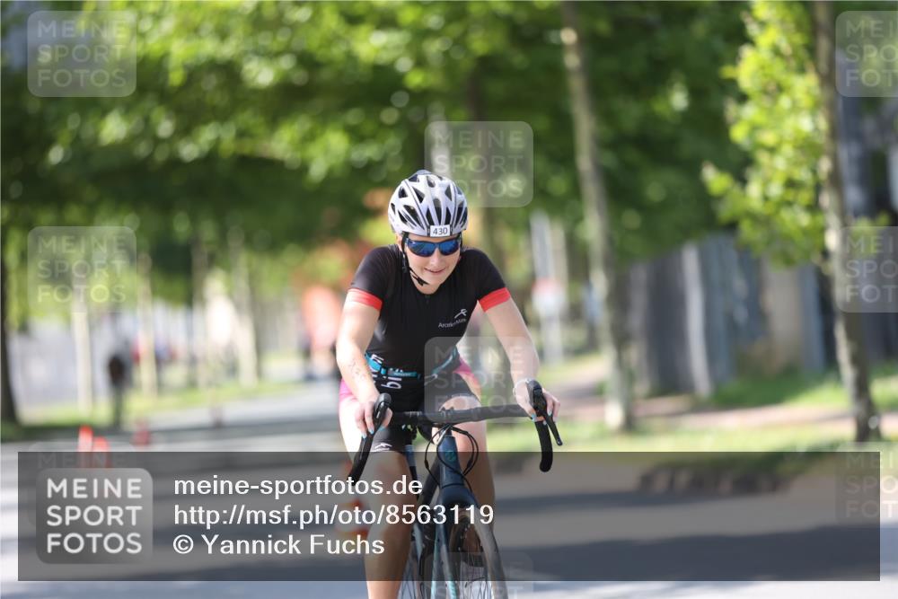 10.08.2025 - GEWOBA Citytriathlon Bremen Yannick Fuchs http://msf.ph/oto/8563119 10.08.2025 14:35:04 Radfahren 23, 31, 68, 72, 264, 268, 340, 398, 413, 430 meine-sportfotos.de