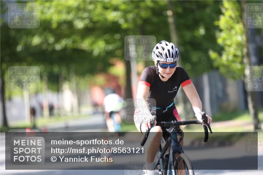 10.08.2025 - GEWOBA Citytriathlon Bremen Yannick Fuchs http://msf.ph/oto/8563121 10.08.2025 14:35:04 Radfahren 23, 31, 68, 72, 264, 268, 340, 398, 413, 430 meine-sportfotos.de