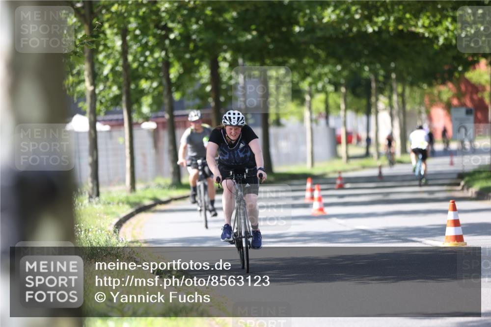 10.08.2025 - GEWOBA Citytriathlon Bremen Yannick Fuchs http://msf.ph/oto/8563123 10.08.2025 14:35:07 Radfahren 23, 31, 43, 68, 72, 264, 268, 340, 398, 413, 430 meine-sportfotos.de
