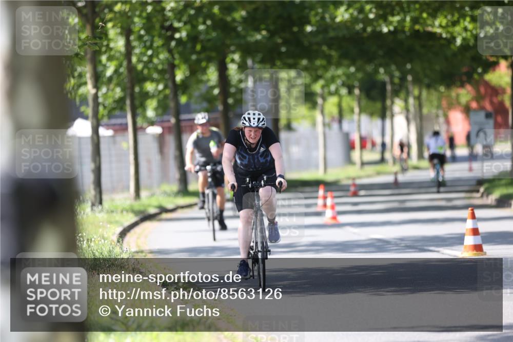 10.08.2025 - GEWOBA Citytriathlon Bremen Yannick Fuchs http://msf.ph/oto/8563126 10.08.2025 14:35:07 Radfahren 23, 31, 43, 68, 72, 264, 268, 340, 398, 413, 430 meine-sportfotos.de