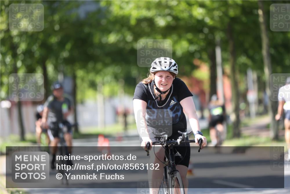 10.08.2025 - GEWOBA Citytriathlon Bremen Yannick Fuchs http://msf.ph/oto/8563132 10.08.2025 14:35:08 Radfahren 43, 68, 72, 264, 268, 340, 398, 413, 414, 430 meine-sportfotos.de