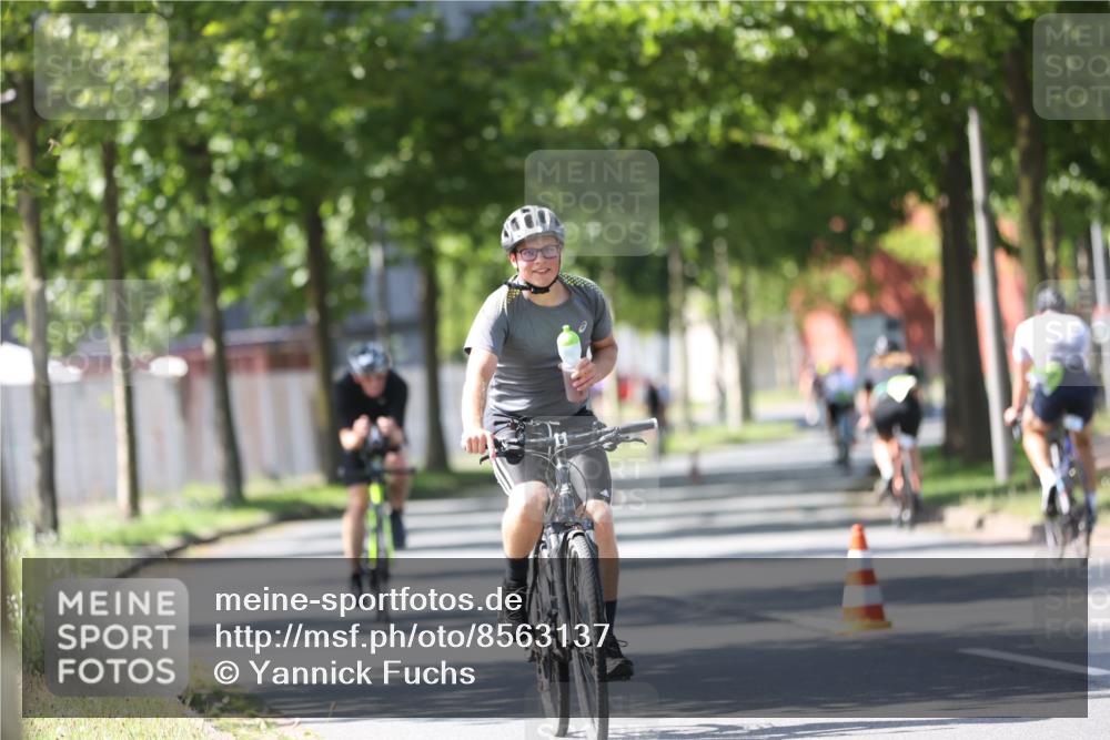 10.08.2025 - GEWOBA Citytriathlon Bremen Yannick Fuchs http://msf.ph/oto/8563137 10.08.2025 14:35:09 Radfahren 38, 43, 68, 72, 264, 268, 340, 398, 413, 414, 430 meine-sportfotos.de