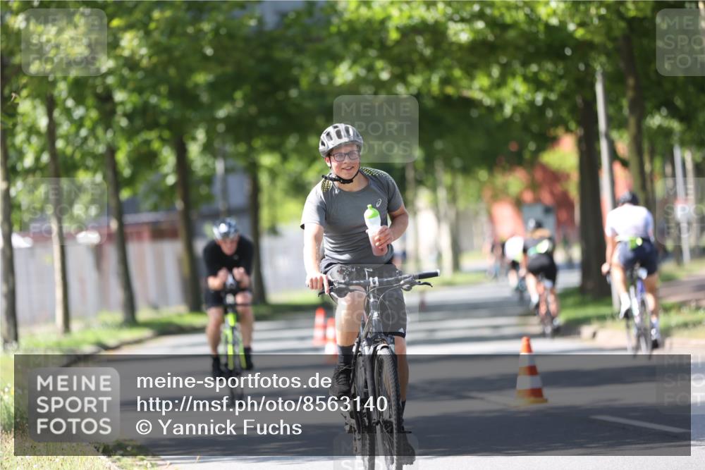 10.08.2025 - GEWOBA Citytriathlon Bremen Yannick Fuchs http://msf.ph/oto/8563140 10.08.2025 14:35:09 Radfahren 38, 43, 68, 72, 264, 268, 340, 398, 413, 414, 430 meine-sportfotos.de