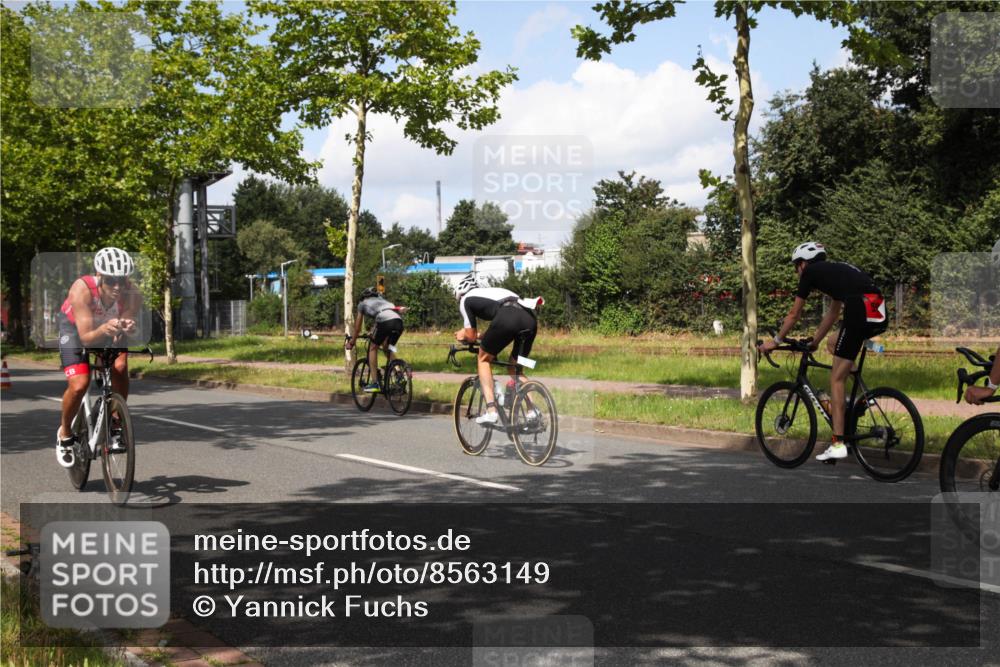 10.08.2025 - GEWOBA Citytriathlon Bremen Yannick Fuchs http://msf.ph/oto/8563149 10.08.2025 12:33:48 Radfahren 560, 635, 741, 856, 858, 867, 895 meine-sportfotos.de