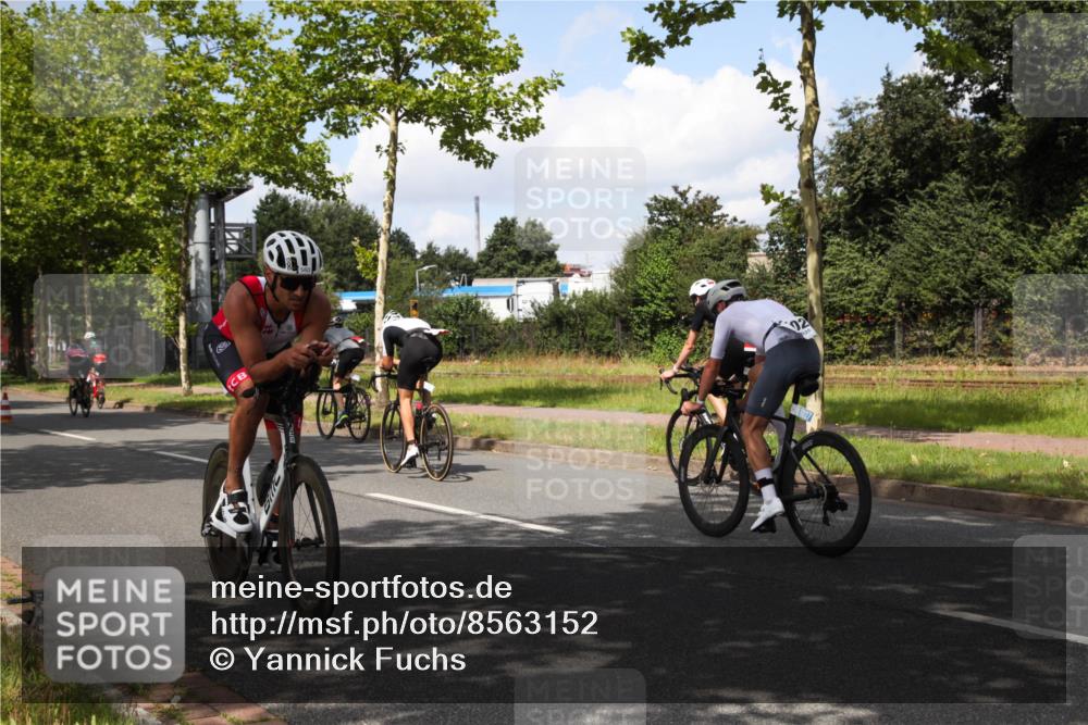 10.08.2025 - GEWOBA Citytriathlon Bremen Yannick Fuchs http://msf.ph/oto/8563152 10.08.2025 12:33:49 Radfahren 560, 635, 637, 741, 856, 858, 867, 895 meine-sportfotos.de