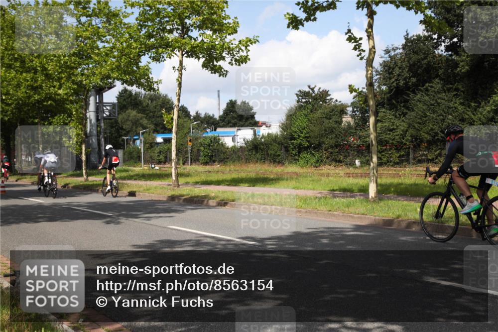 10.08.2025 - GEWOBA Citytriathlon Bremen Yannick Fuchs http://msf.ph/oto/8563154 10.08.2025 12:33:50 Radfahren 560, 635, 637, 741, 856, 858, 867, 895 meine-sportfotos.de