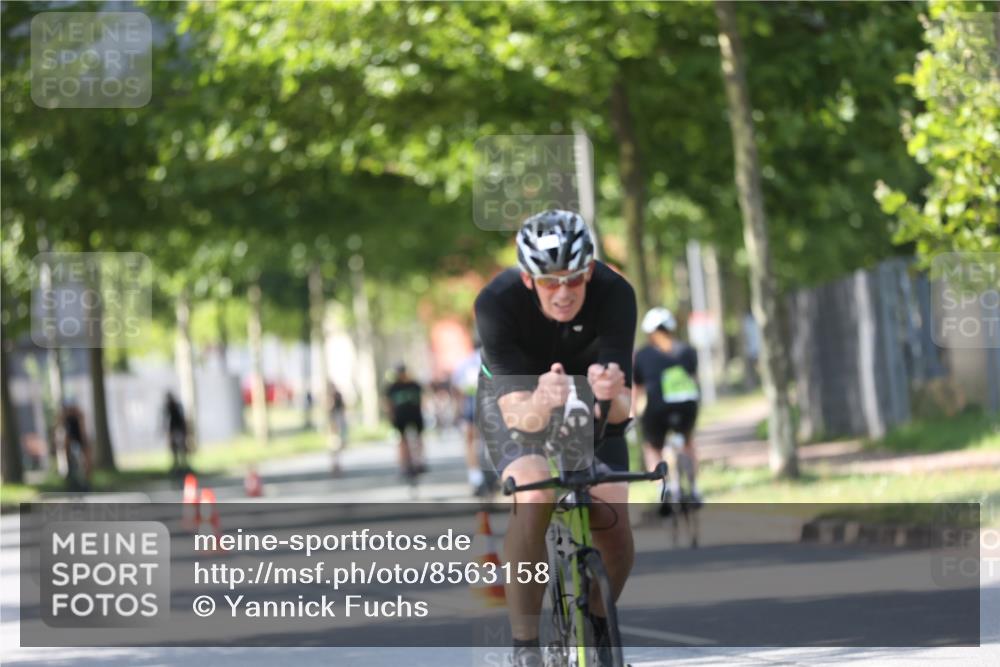 10.08.2025 - GEWOBA Citytriathlon Bremen Yannick Fuchs http://msf.ph/oto/8563158 10.08.2025 14:35:11 Radfahren 38, 43, 68, 72, 98, 133, 264, 268, 340, 398, 414, 430 meine-sportfotos.de