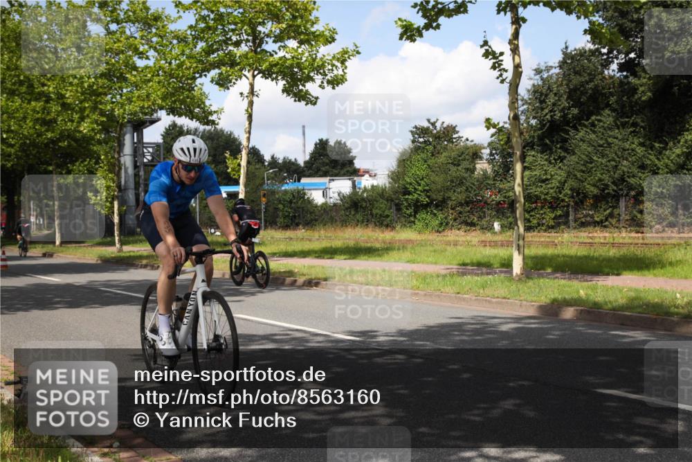 10.08.2025 - GEWOBA Citytriathlon Bremen Yannick Fuchs http://msf.ph/oto/8563160 10.08.2025 12:33:54 Radfahren 560, 635, 637, 741, 768, 856, 858, 867, 895 meine-sportfotos.de