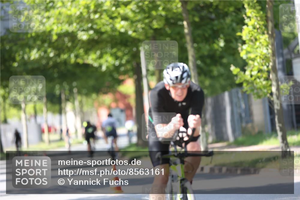 10.08.2025 - GEWOBA Citytriathlon Bremen Yannick Fuchs http://msf.ph/oto/8563161 10.08.2025 14:35:11 Radfahren 38, 43, 68, 72, 98, 133, 264, 268, 340, 398, 414, 430 meine-sportfotos.de