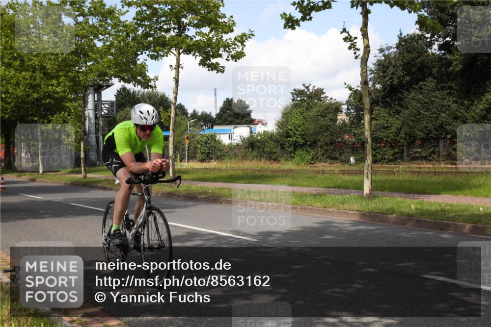 10.08.2025 - GEWOBA Citytriathlon Bremen Yannick Fuchs http://msf.ph/oto/8563162 10.08.2025 12:33:58 Radfahren 560, 635, 637, 741, 768, 856, 858, 867 meine-sportfotos.de