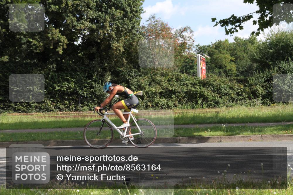 10.08.2025 - GEWOBA Citytriathlon Bremen Yannick Fuchs http://msf.ph/oto/8563164 10.08.2025 10:45:13 Radfahren 183, 187, 412 meine-sportfotos.de
