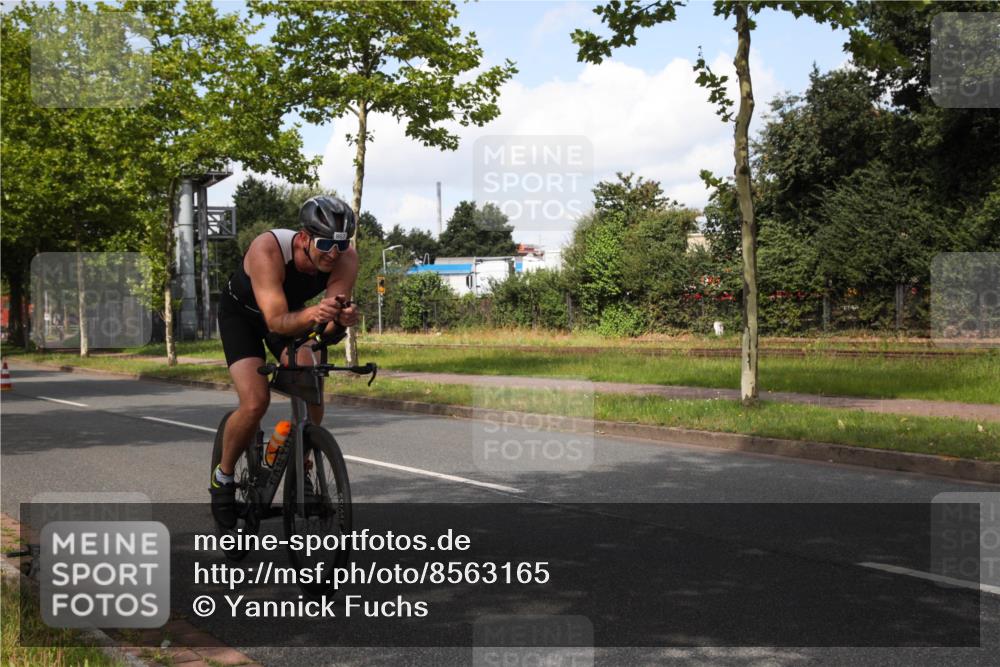 10.08.2025 - GEWOBA Citytriathlon Bremen Yannick Fuchs http://msf.ph/oto/8563165 10.08.2025 12:33:59 Radfahren 560, 635, 637, 741, 768, 858, 867 meine-sportfotos.de