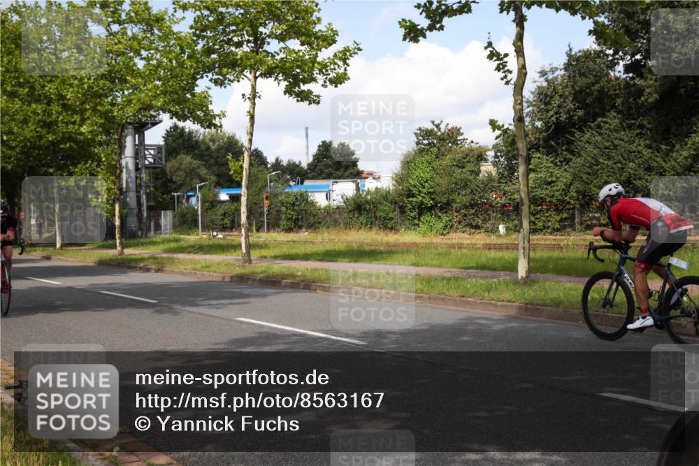 10.08.2025 - GEWOBA Citytriathlon Bremen Yannick Fuchs http://msf.ph/oto/8563167 10.08.2025 12:33:59 Radfahren 560, 635, 637, 741, 768, 858, 867 meine-sportfotos.de