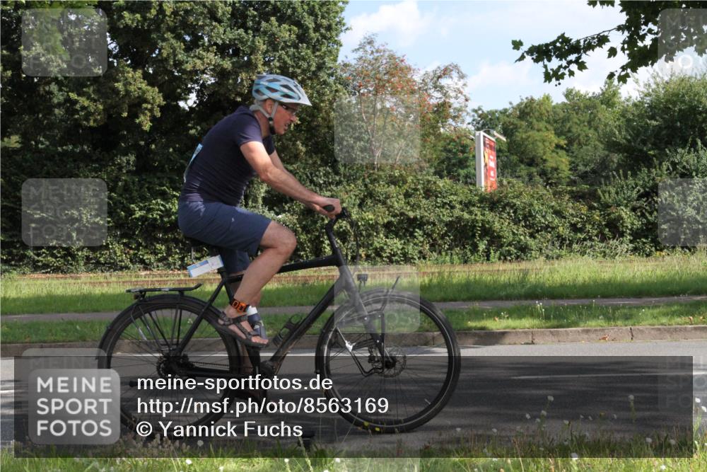 10.08.2025 - GEWOBA Citytriathlon Bremen Yannick Fuchs http://msf.ph/oto/8563169 10.08.2025 10:45:14 Radfahren 183, 187, 412 meine-sportfotos.de