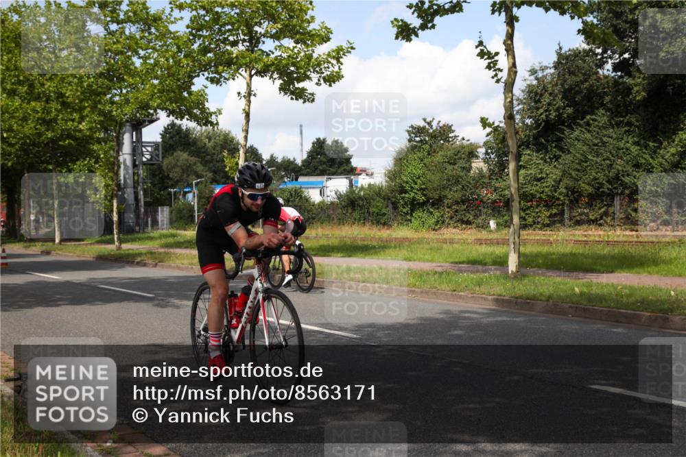 10.08.2025 - GEWOBA Citytriathlon Bremen Yannick Fuchs http://msf.ph/oto/8563171 10.08.2025 12:34:00 Radfahren 560, 635, 637, 741, 768, 858, 867 meine-sportfotos.de