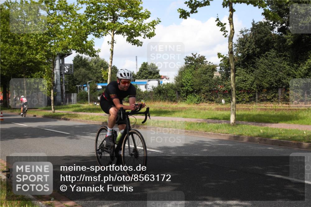 10.08.2025 - GEWOBA Citytriathlon Bremen Yannick Fuchs http://msf.ph/oto/8563172 10.08.2025 12:34:02 Radfahren 560, 635, 637, 741, 768, 822, 858, 867 meine-sportfotos.de