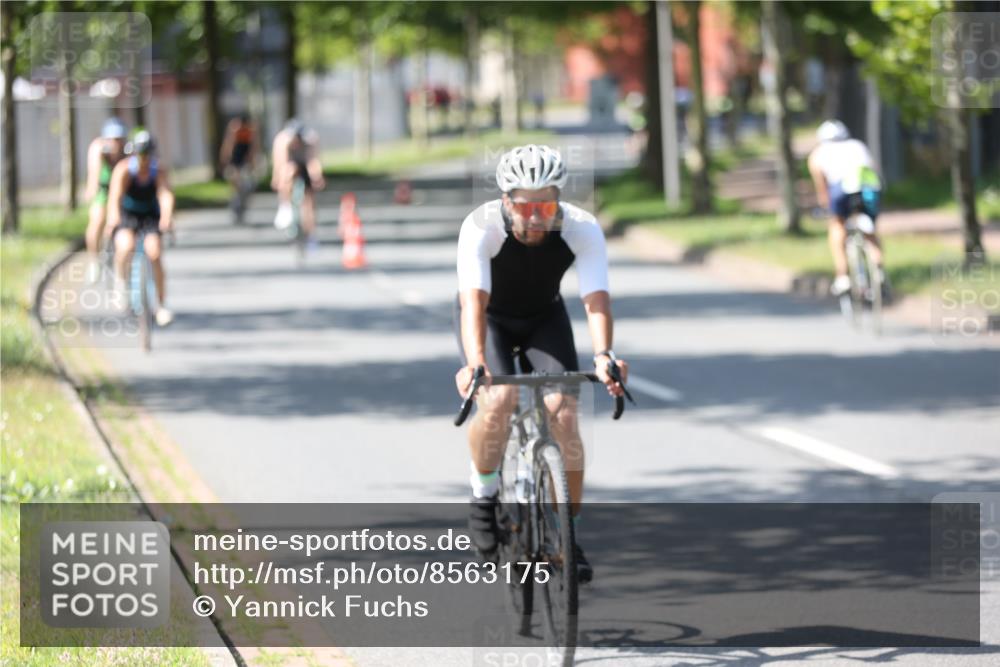10.08.2025 - GEWOBA Citytriathlon Bremen Yannick Fuchs http://msf.ph/oto/8563175 10.08.2025 14:35:20 Radfahren 38, 43, 68, 98, 127, 133, 264, 398, 414 meine-sportfotos.de