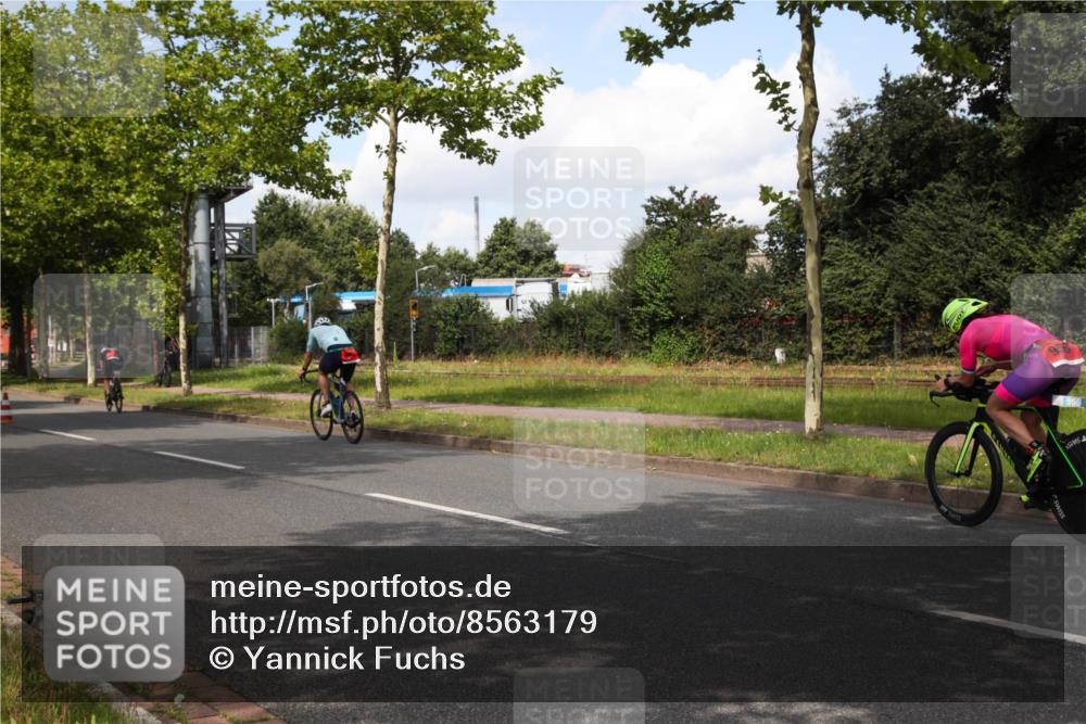 10.08.2025 - GEWOBA Citytriathlon Bremen Yannick Fuchs http://msf.ph/oto/8563179 10.08.2025 12:34:07 Radfahren 637, 768, 822, 834, 858, 867 meine-sportfotos.de