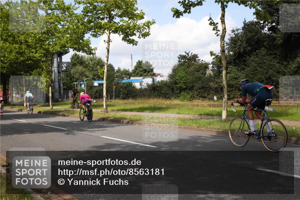 10.08.2025 - GEWOBA Citytriathlon Bremen Yannick Fuchs http://msf.ph/oto/8563181 10.08.2025 12:34:08 Radfahren 637, 768, 822, 834, 858, 867 meine-sportfotos.de
