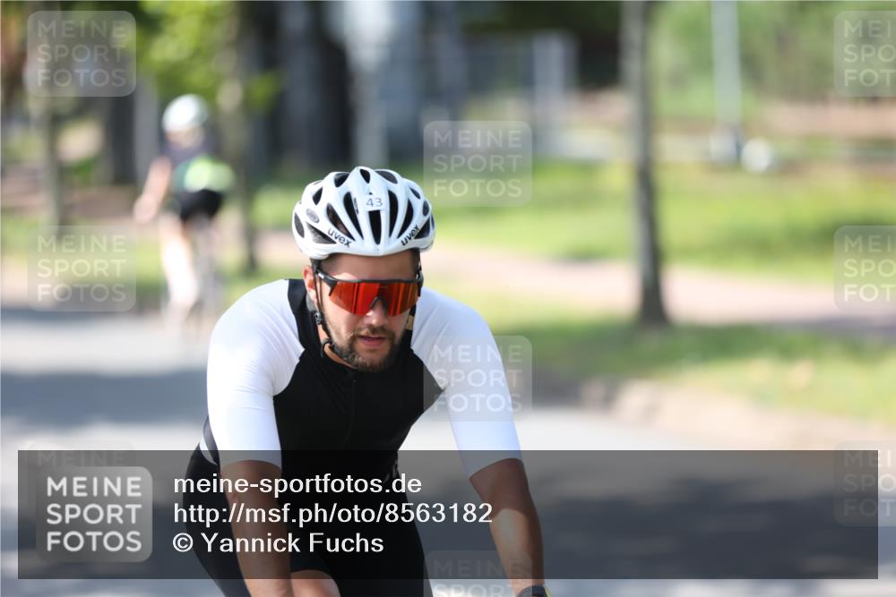 10.08.2025 - GEWOBA Citytriathlon Bremen Yannick Fuchs http://msf.ph/oto/8563182 10.08.2025 14:35:21 Radfahren 38, 43, 68, 98, 127, 133, 264, 398, 414 meine-sportfotos.de