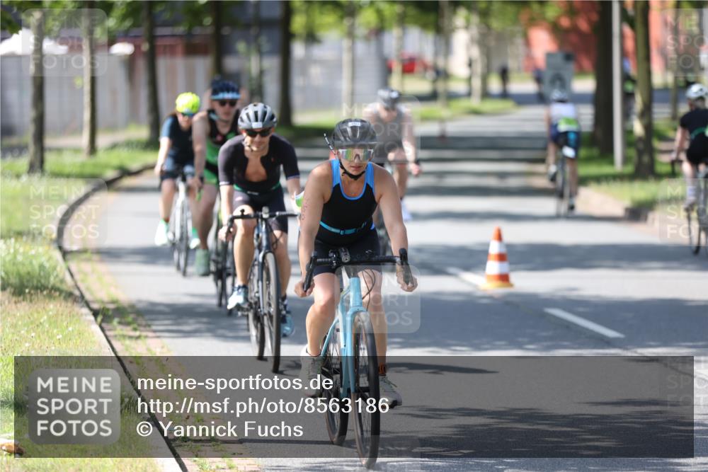 10.08.2025 - GEWOBA Citytriathlon Bremen Yannick Fuchs http://msf.ph/oto/8563186 10.08.2025 14:35:21 Radfahren 38, 43, 68, 98, 127, 133, 264, 398, 414 meine-sportfotos.de