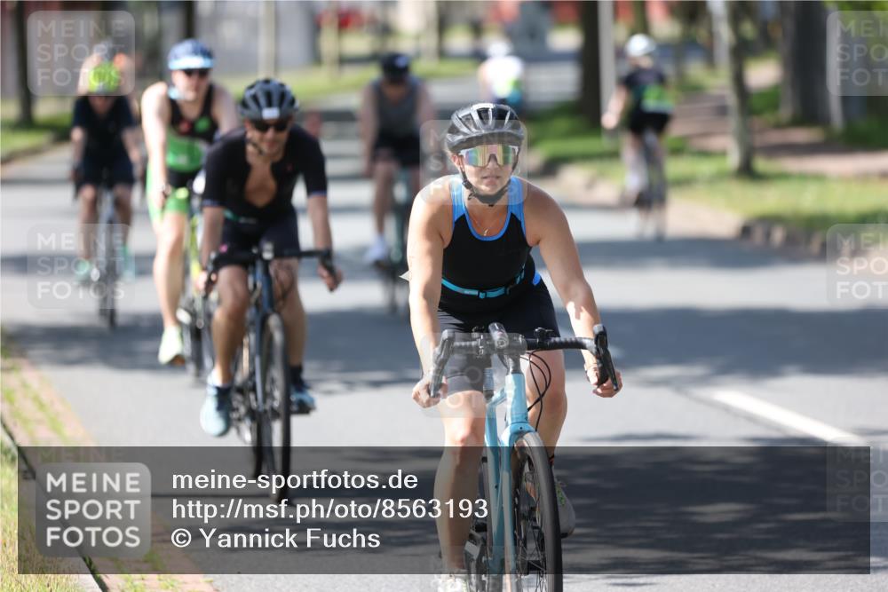 10.08.2025 - GEWOBA Citytriathlon Bremen Yannick Fuchs http://msf.ph/oto/8563193 10.08.2025 14:35:22 Radfahren 38, 43, 98, 127, 133, 264, 398, 414 meine-sportfotos.de