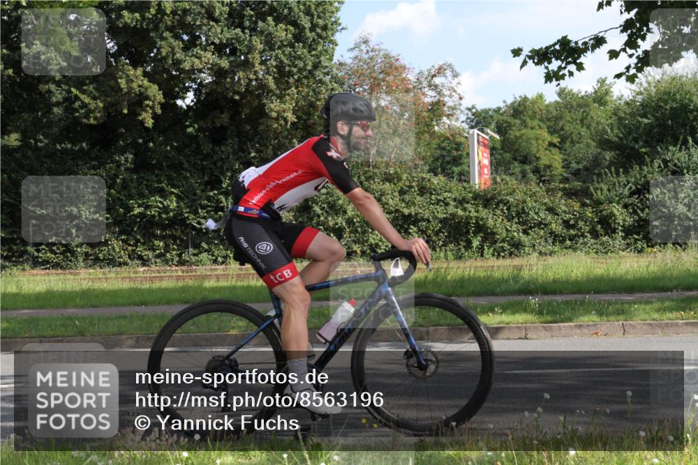 10.08.2025 - GEWOBA Citytriathlon Bremen Yannick Fuchs http://msf.ph/oto/8563196 10.08.2025 10:45:27 Radfahren 187, 412 meine-sportfotos.de