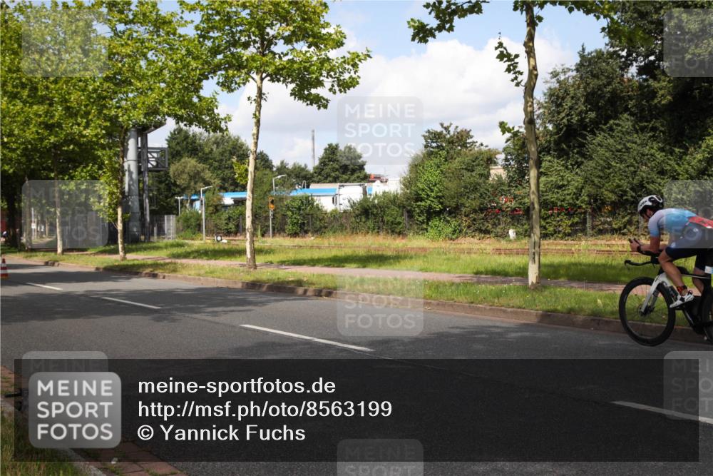 10.08.2025 - GEWOBA Citytriathlon Bremen Yannick Fuchs http://msf.ph/oto/8563199 10.08.2025 12:34:21 Radfahren 553, 686, 822, 834, 891, 912 meine-sportfotos.de