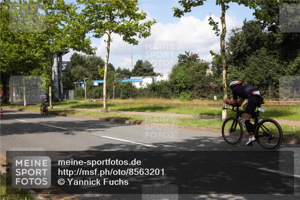 10.08.2025 - GEWOBA Citytriathlon Bremen Yannick Fuchs http://msf.ph/oto/8563201 10.08.2025 12:34:23 Radfahren 553, 686, 822, 834, 891, 912 meine-sportfotos.de