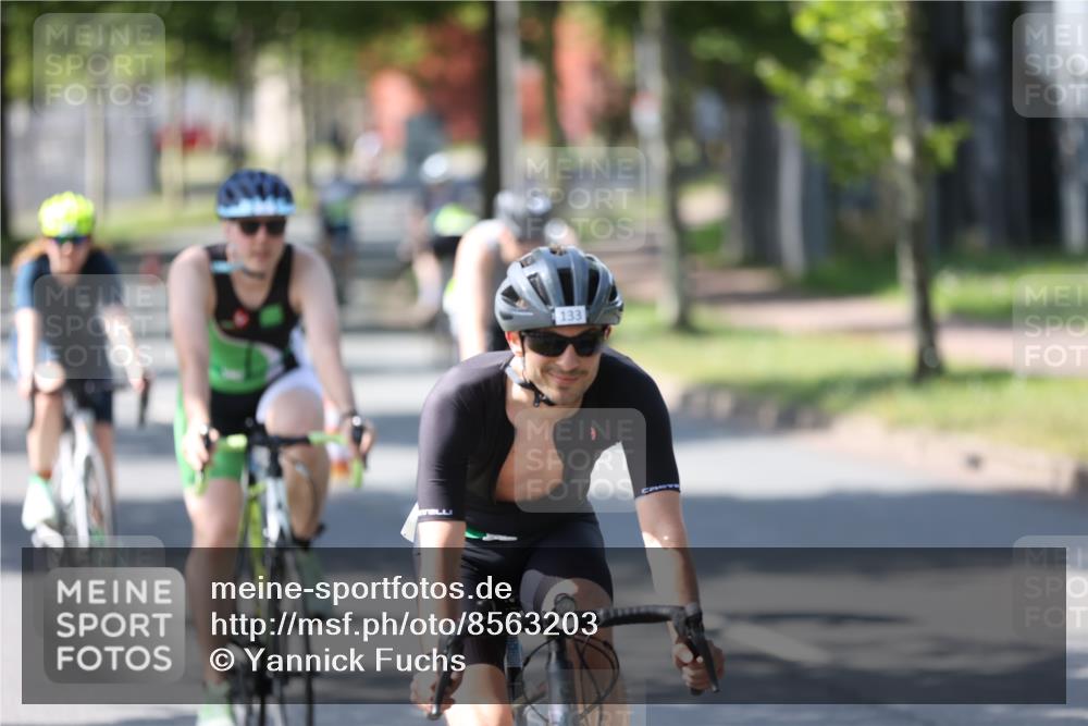 10.08.2025 - GEWOBA Citytriathlon Bremen Yannick Fuchs http://msf.ph/oto/8563203 10.08.2025 14:35:23 Radfahren 38, 43, 98, 108, 127, 133, 233, 264, 319, 398, 414 meine-sportfotos.de