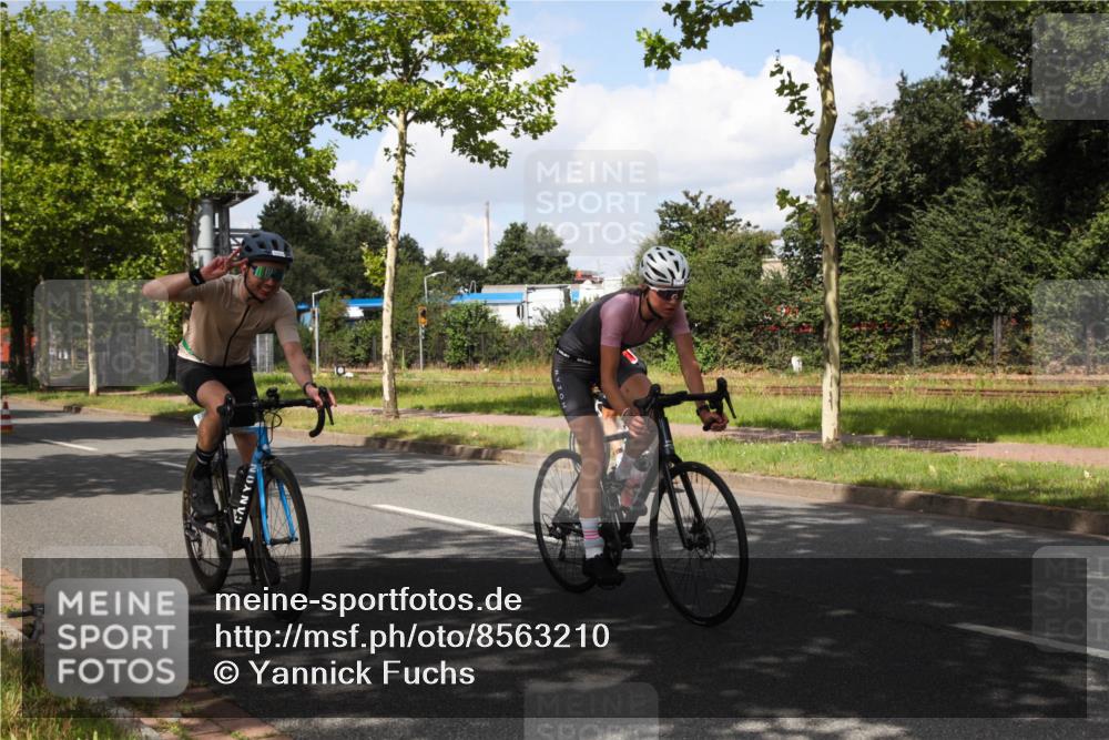 10.08.2025 - GEWOBA Citytriathlon Bremen Yannick Fuchs http://msf.ph/oto/8563210 10.08.2025 12:34:27 Radfahren 553, 584, 686, 822, 834, 891, 912, 914, 1027, 1037 meine-sportfotos.de