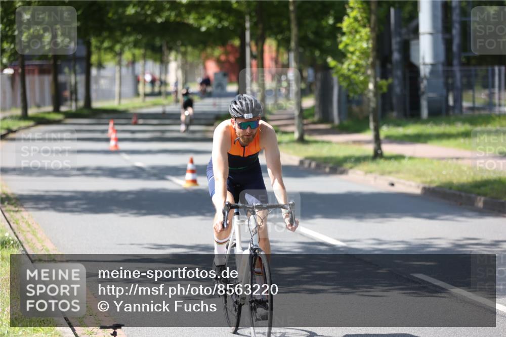 10.08.2025 - GEWOBA Citytriathlon Bremen Yannick Fuchs http://msf.ph/oto/8563220 10.08.2025 14:35:25 Radfahren 38, 43, 98, 108, 127, 133, 233, 264, 319, 398, 414 meine-sportfotos.de