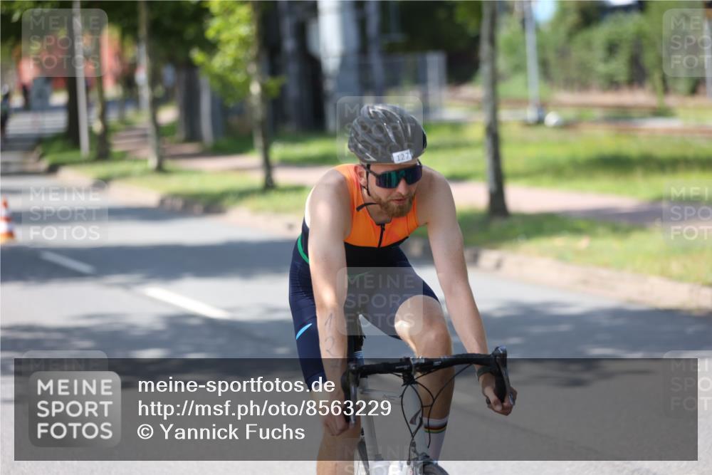 10.08.2025 - GEWOBA Citytriathlon Bremen Yannick Fuchs http://msf.ph/oto/8563229 10.08.2025 14:35:26 Radfahren 38, 43, 98, 108, 127, 133, 233, 264, 319, 398, 414 meine-sportfotos.de