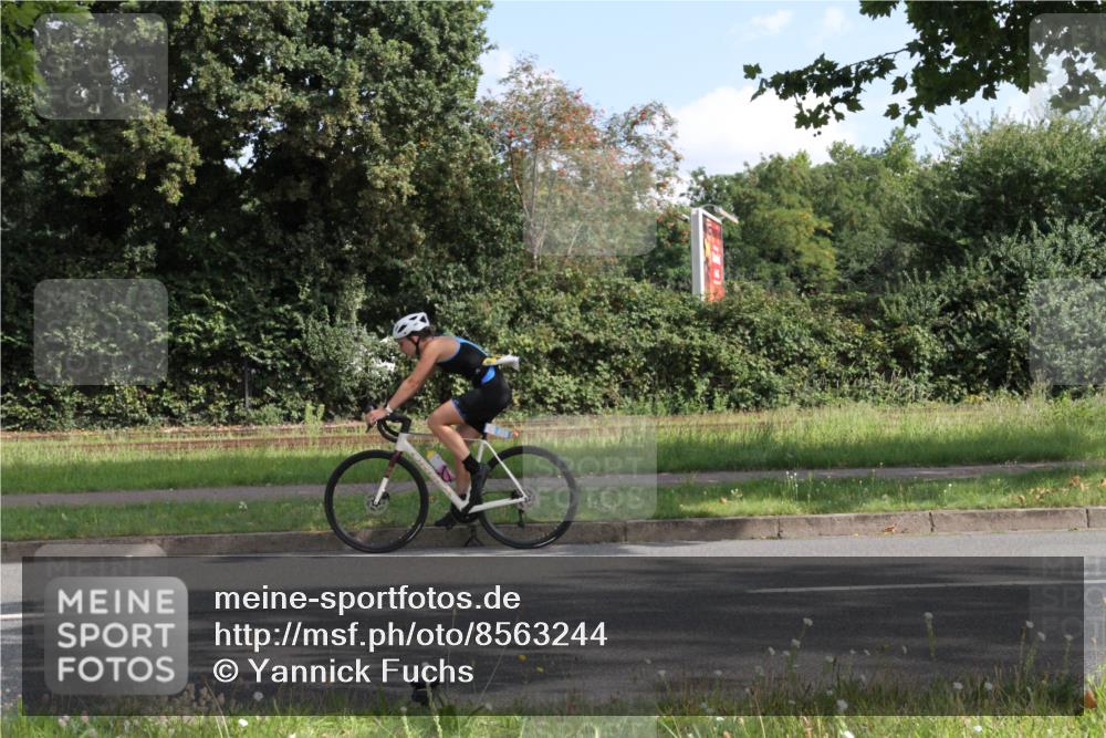10.08.2025 - GEWOBA Citytriathlon Bremen Yannick Fuchs http://msf.ph/oto/8563244 10.08.2025 10:47:00 Radfahren  meine-sportfotos.de