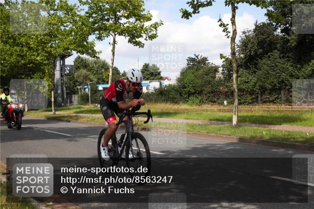 10.08.2025 - GEWOBA Citytriathlon Bremen Yannick Fuchs http://msf.ph/oto/8563247 10.08.2025 12:34:49 Radfahren 556, 584, 591, 632, 680, 736, 826, 841, 855, 914, 915, 956, 1027, 1037 meine-sportfotos.de