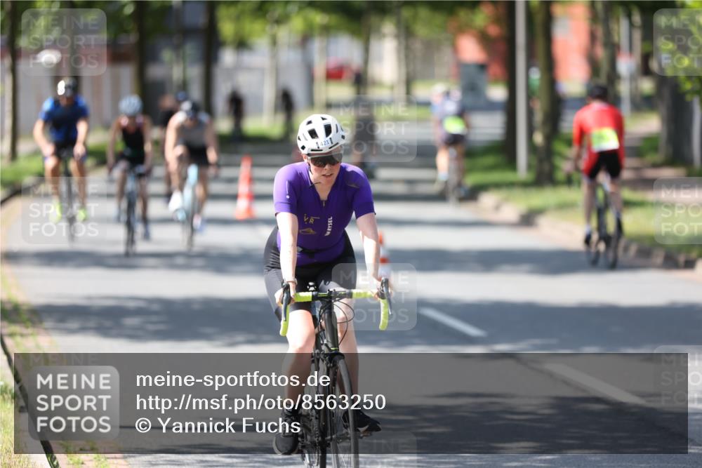 10.08.2025 - GEWOBA Citytriathlon Bremen Yannick Fuchs http://msf.ph/oto/8563250 10.08.2025 14:35:44 Radfahren 64, 108, 129, 173, 233, 319, 339, 395, 421 meine-sportfotos.de