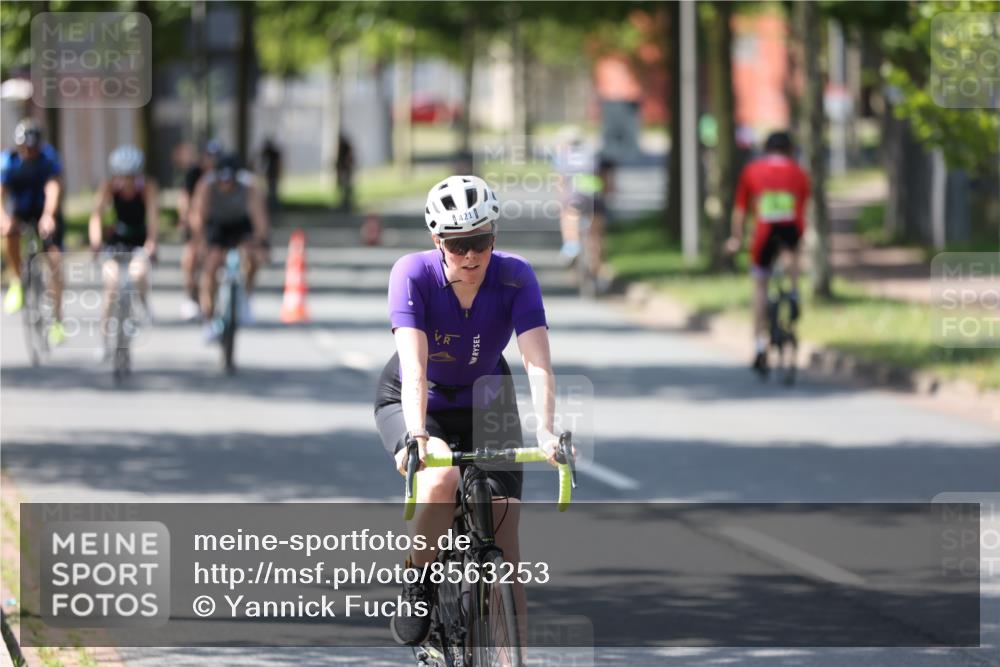 10.08.2025 - GEWOBA Citytriathlon Bremen Yannick Fuchs http://msf.ph/oto/8563253 10.08.2025 14:35:44 Radfahren 64, 108, 129, 173, 233, 319, 339, 395, 421 meine-sportfotos.de