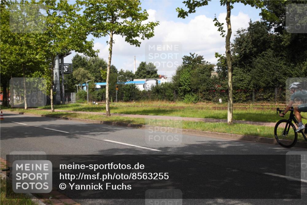 10.08.2025 - GEWOBA Citytriathlon Bremen Yannick Fuchs http://msf.ph/oto/8563255 10.08.2025 12:34:51 Radfahren 556, 584, 591, 632, 680, 736, 826, 841, 855, 914, 915, 956, 1027 meine-sportfotos.de