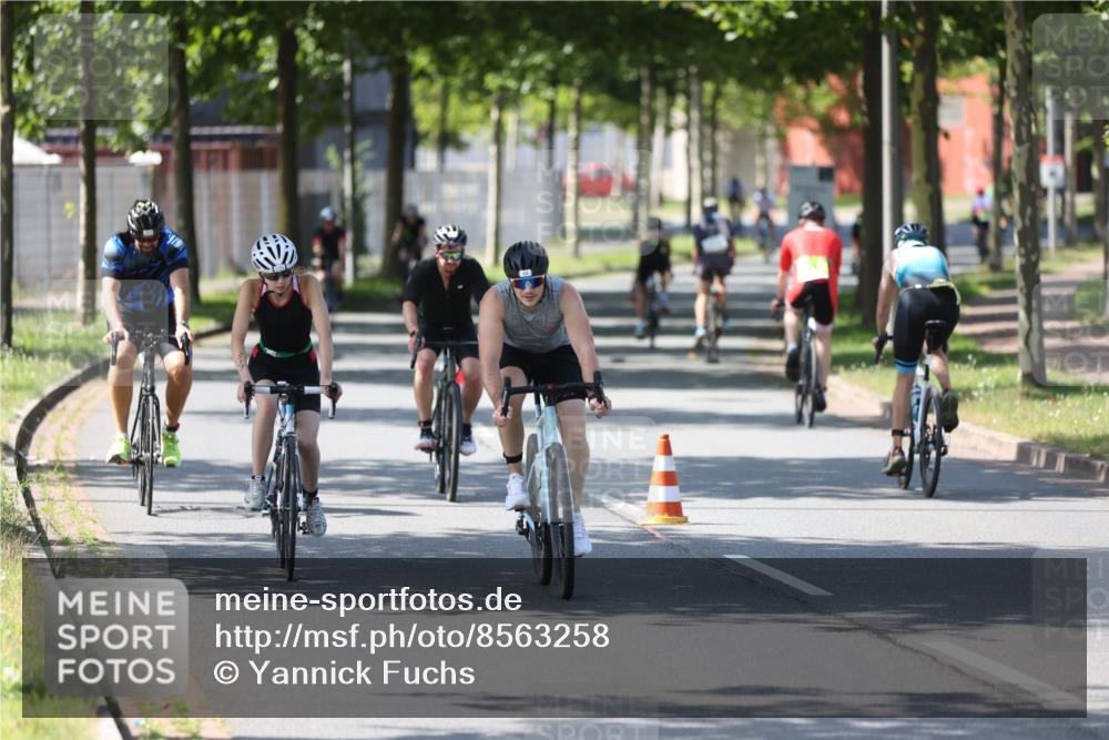 10.08.2025 - GEWOBA Citytriathlon Bremen Yannick Fuchs http://msf.ph/oto/8563258 10.08.2025 14:35:46 Radfahren 64, 108, 129, 173, 233, 319, 339, 395, 421 meine-sportfotos.de