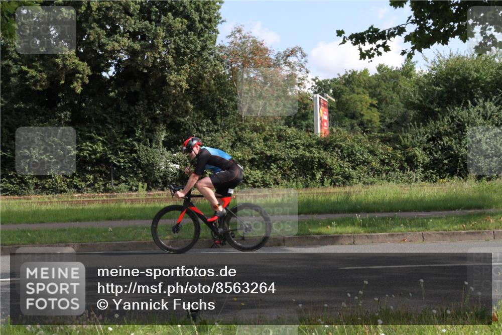 10.08.2025 - GEWOBA Citytriathlon Bremen Yannick Fuchs http://msf.ph/oto/8563264 10.08.2025 10:47:24 Radfahren  meine-sportfotos.de