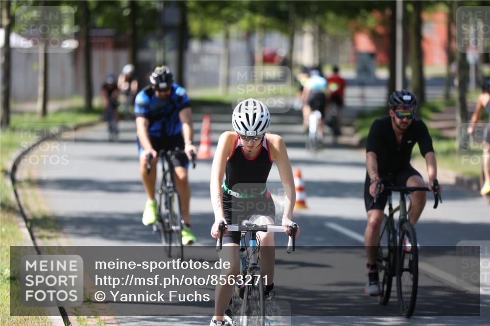 10.08.2025 - GEWOBA Citytriathlon Bremen Yannick Fuchs http://msf.ph/oto/8563271 10.08.2025 14:35:48 Radfahren 64, 108, 129, 173, 233, 319, 339, 395, 421 meine-sportfotos.de