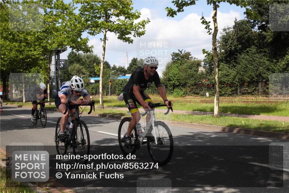 10.08.2025 - GEWOBA Citytriathlon Bremen Yannick Fuchs http://msf.ph/oto/8563274 10.08.2025 12:35:07 Radfahren 558, 680, 707, 855, 902, 915, 956, 973, 977, 1035 meine-sportfotos.de