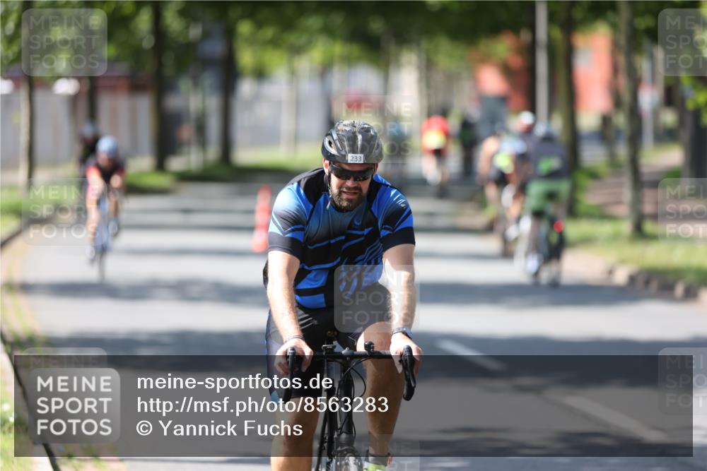 10.08.2025 - GEWOBA Citytriathlon Bremen Yannick Fuchs http://msf.ph/oto/8563283 10.08.2025 14:35:50 Radfahren 32, 64, 129, 173, 339, 395, 421 meine-sportfotos.de