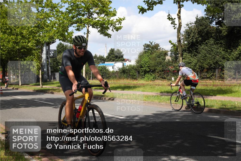 10.08.2025 - GEWOBA Citytriathlon Bremen Yannick Fuchs http://msf.ph/oto/8563284 10.08.2025 12:35:11 Radfahren 558, 579, 707, 855, 902, 915, 956, 973, 977, 1035, 1039 meine-sportfotos.de