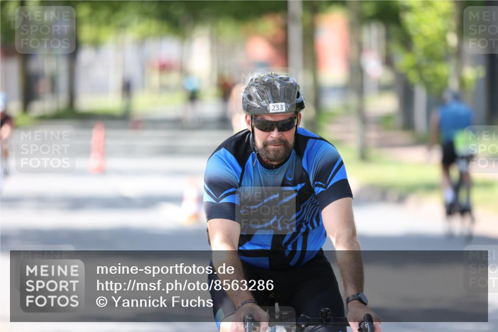 10.08.2025 - GEWOBA Citytriathlon Bremen Yannick Fuchs http://msf.ph/oto/8563286 10.08.2025 14:35:50 Radfahren 32, 64, 129, 173, 339, 395, 421 meine-sportfotos.de