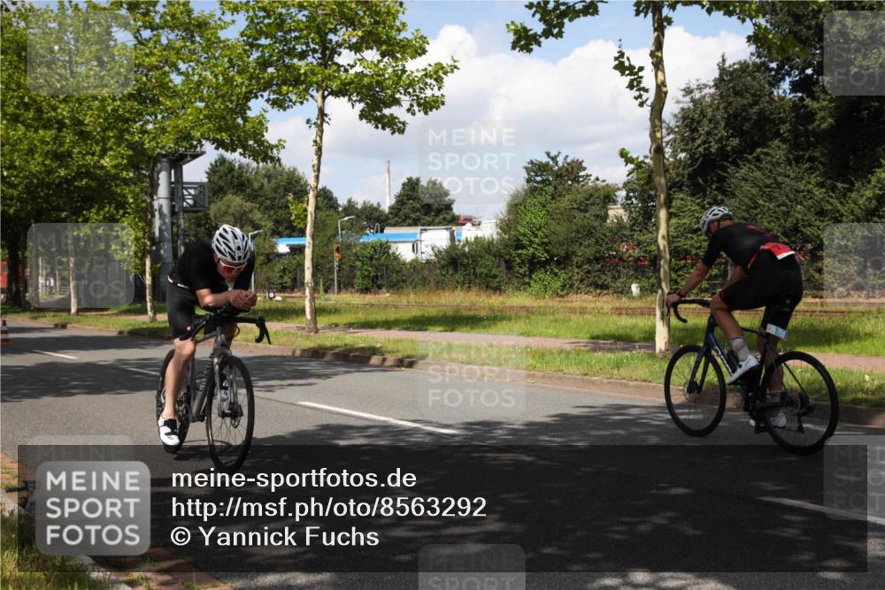 10.08.2025 - GEWOBA Citytriathlon Bremen Yannick Fuchs http://msf.ph/oto/8563292 10.08.2025 12:35:20 Radfahren 558, 579, 642, 707, 742, 973, 977, 1039 meine-sportfotos.de