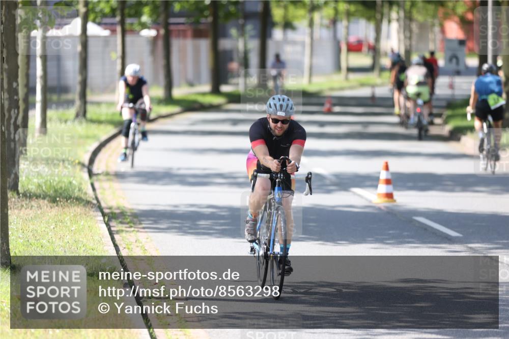 10.08.2025 - GEWOBA Citytriathlon Bremen Yannick Fuchs http://msf.ph/oto/8563298 10.08.2025 14:35:52 Radfahren 32, 64, 129, 173, 339, 395, 421 meine-sportfotos.de