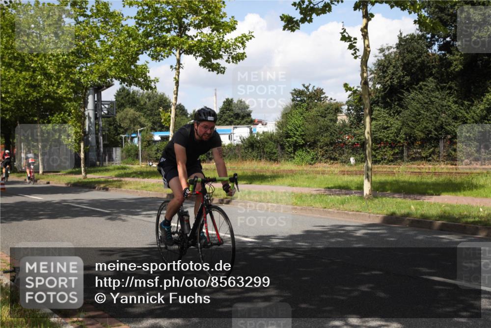 10.08.2025 - GEWOBA Citytriathlon Bremen Yannick Fuchs http://msf.ph/oto/8563299 10.08.2025 12:35:24 Radfahren 579, 642, 719, 742, 783, 833, 919, 973, 977, 1039 meine-sportfotos.de