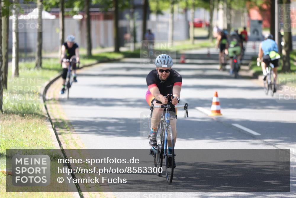 10.08.2025 - GEWOBA Citytriathlon Bremen Yannick Fuchs http://msf.ph/oto/8563300 10.08.2025 14:35:52 Radfahren 32, 64, 129, 173, 339, 395, 421 meine-sportfotos.de