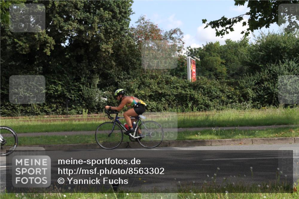 10.08.2025 - GEWOBA Citytriathlon Bremen Yannick Fuchs http://msf.ph/oto/8563302 10.08.2025 10:47:50 Radfahren 205, 433, 459 meine-sportfotos.de
